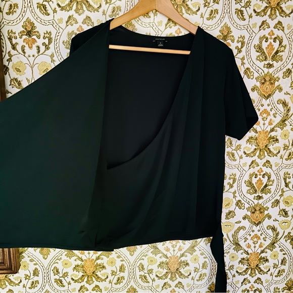 Ann Taylor Black Short Sleeve V Neck Tie Bottom Faux Wrap Blouse, size M - Picture 3 of 7